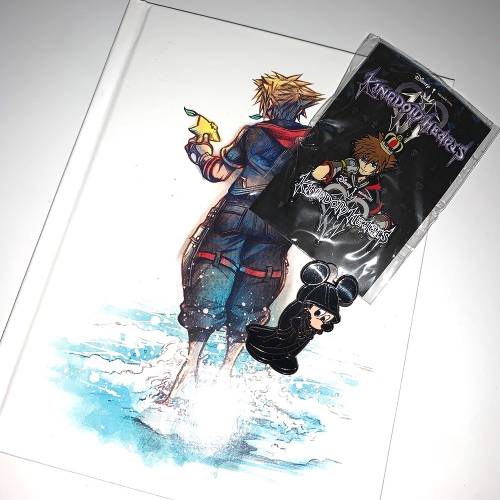 Kingdom hearts Disney pins book Disneyland game